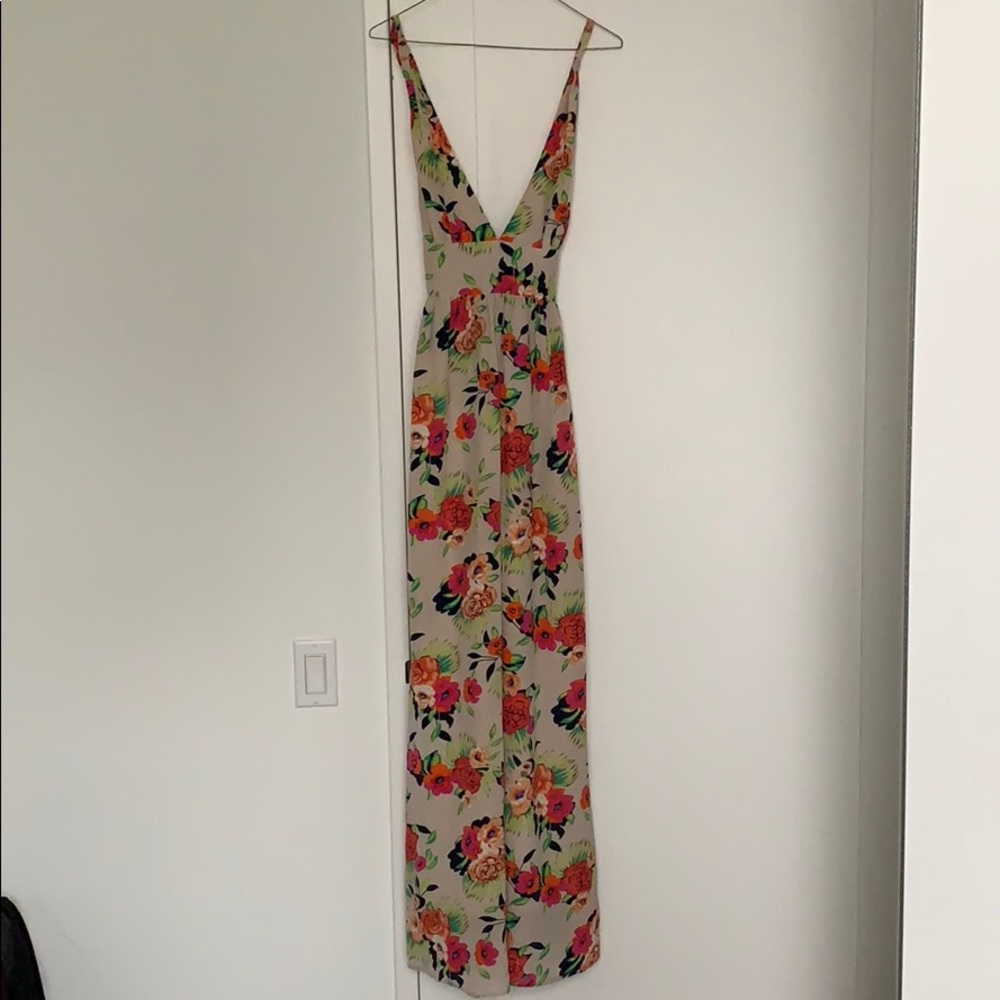 Beautiful tropical print maxi dress
